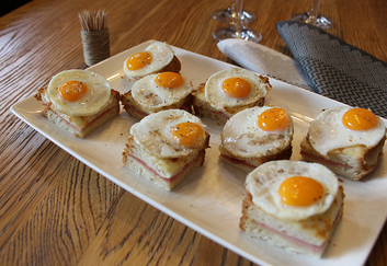 Oeufs de caille sur canapé...