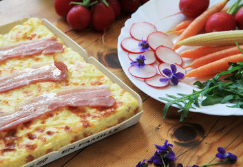 Quiche jambon accompagnée de petits légumes de printemps